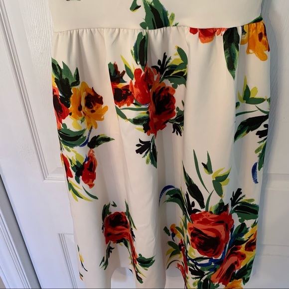 NWOT Cream Floral Fit and Flare Dress - Picture 5 of 5